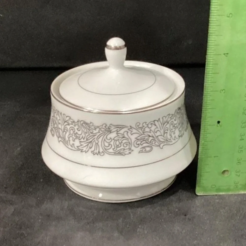 Brookwood Porcelain by Interpace‎ Corporation M2001 Santiago Creamer & Sugar